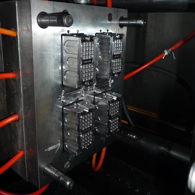 Μέθοδος λειτουργίας χύτευσης με έγχυση πλαστικού